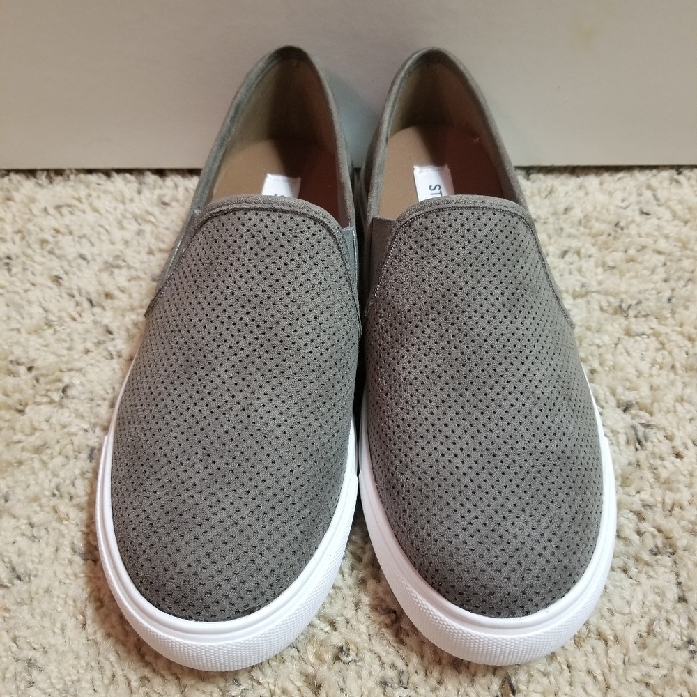 NWOT Steve Madden slip-on